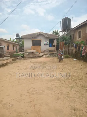 3bdrm Bungalow in Ibafo Estate, Obafemi-Owode for sale