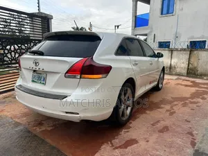 Toyota Venza XLE 2011 White