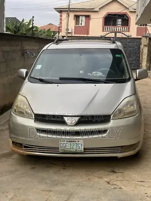Toyota Sienna 2005 Silver
