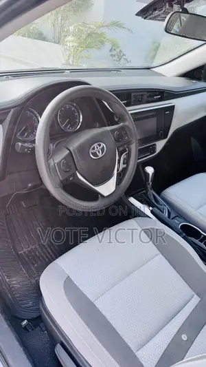 Toyota Corolla SE 4dr Sedan (1.8L 4cyl CVT) 2017 Gray