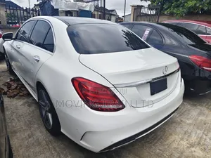 Mercedes-Benz C300 Luxury Sedan RWD (2.0L 4cyl 7A) 2017 White