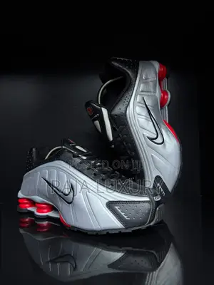 Sdiscounted Price* *Nike Shox R4 Black Metallic Silver