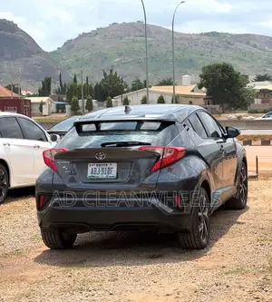 Toyota C-HR XLE FWD 2019 Black