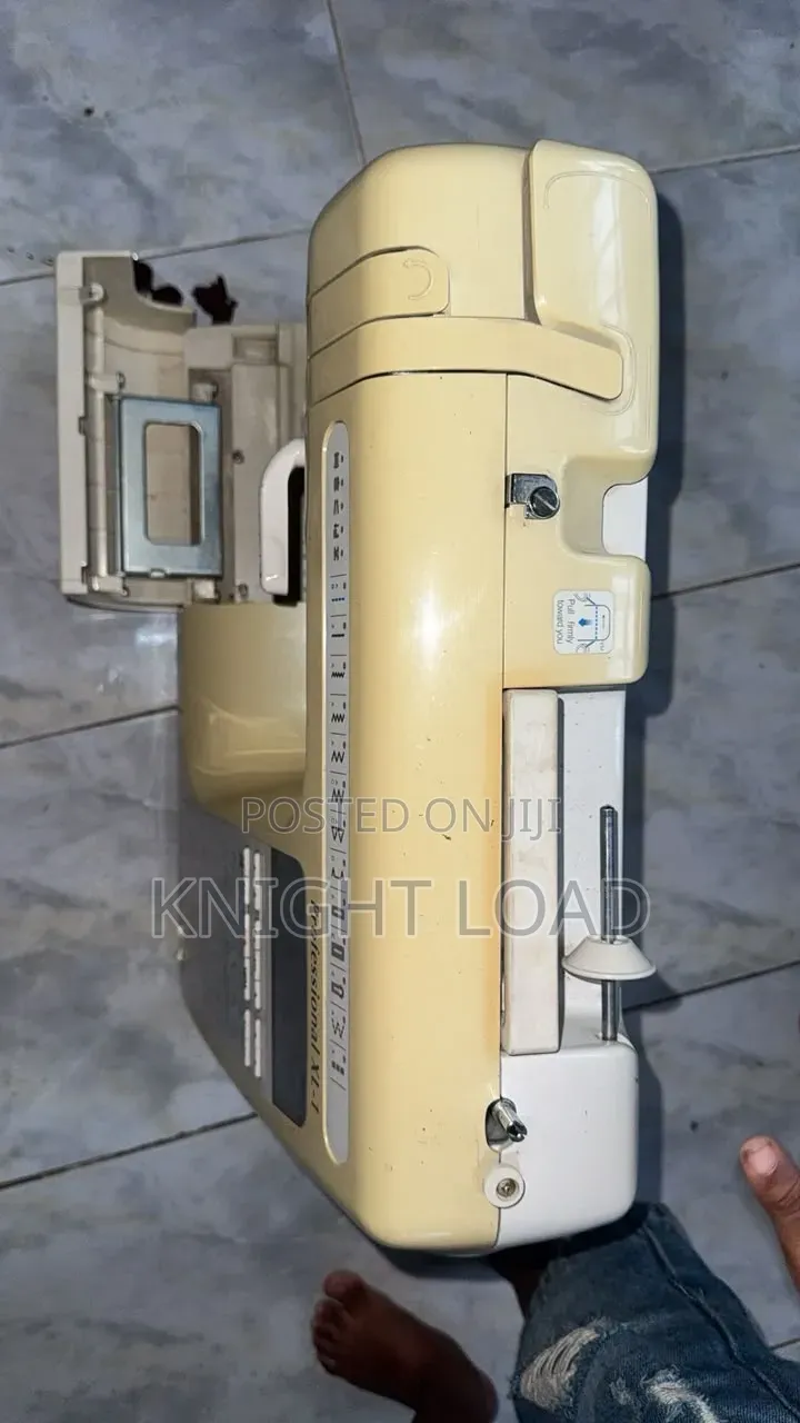 Singer XL Professional Computerised Sewing Machine