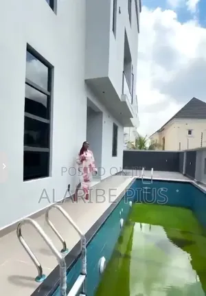 5bdrm Duplex in Estate, Apo District for sale
