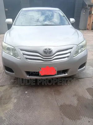 Toyota Camry 2010 Silver