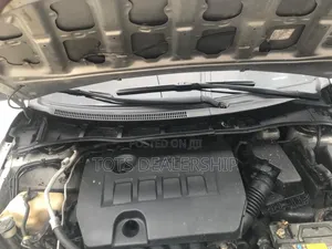 Toyota Corolla LE 4dr Sedan (1.8L 4cyl 4A) 2010 Silver