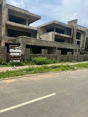 6bdrm Duplex in Private Estate for sale