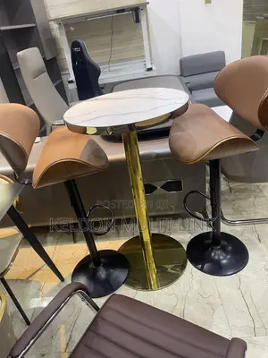 High Quality Cocktail Table