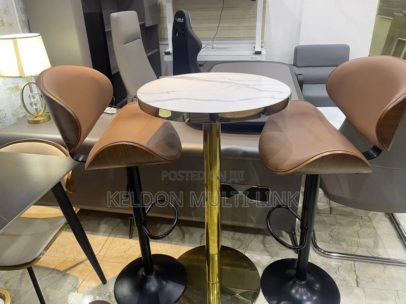 High Quality Cocktail Table
