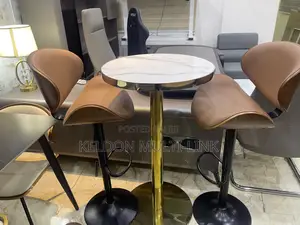 High Quality Cocktail Table