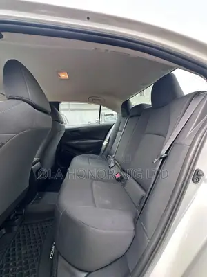 Toyota Corolla LE 2021 White