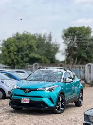 Toyota C-HR XLE FWD Sport Utility (2.0L 4cyl 2AM) 2018 Blue