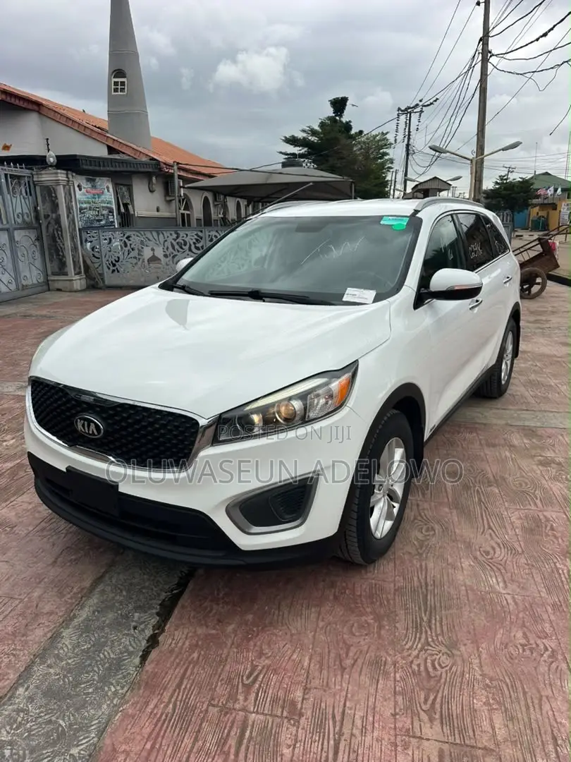Kia Sorento 4dr SUV 2016 White