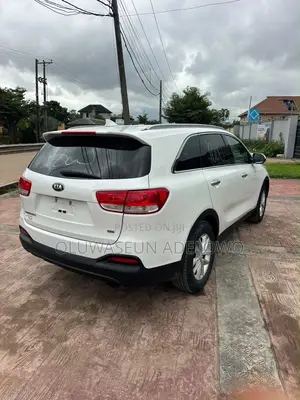 Kia Sorento 4dr SUV 2016 White