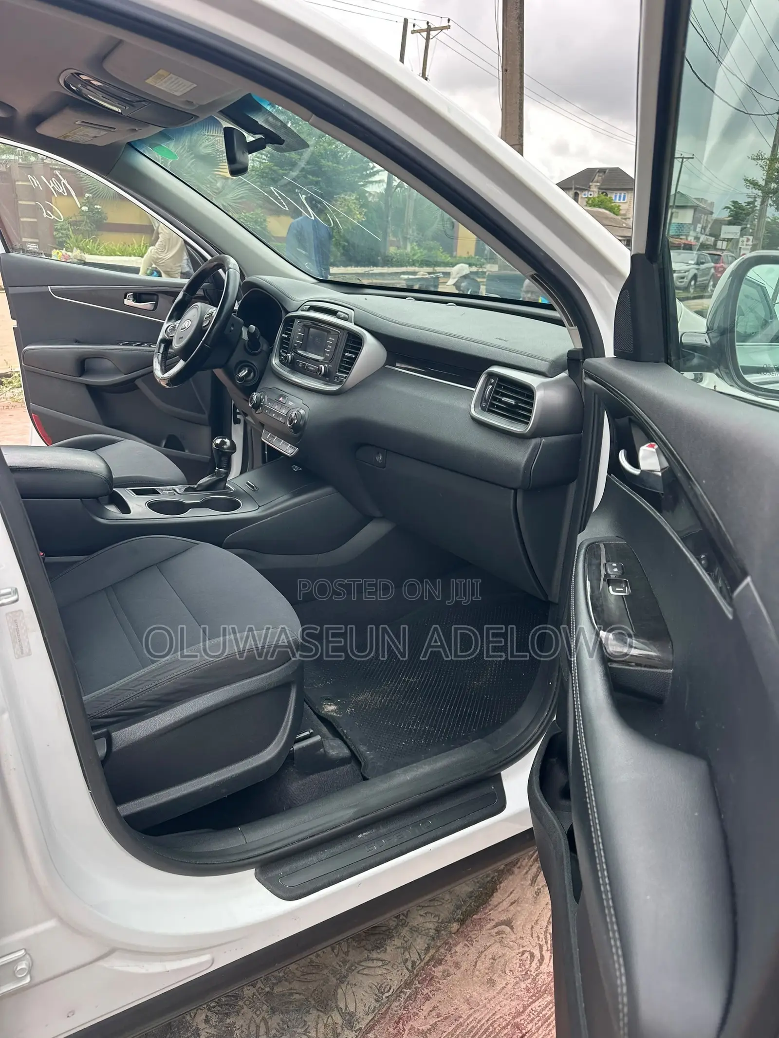 Kia Sorento 4dr SUV 2016 White