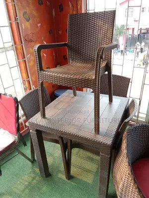 High Quality Plastic Restaurant chair.table of 4