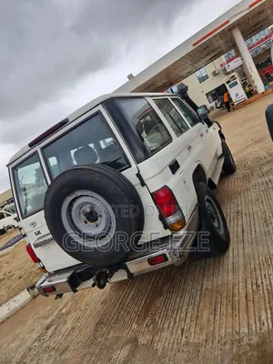Toyota Land Cruiser 2013 White