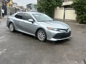 Toyota Camry LE FWD (2.5L 4cyl 8AM) 2018 Silver