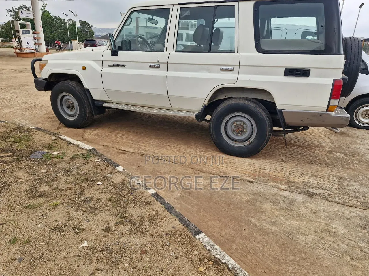 Toyota Land Cruiser 2013 White