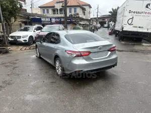 Toyota Camry LE FWD (2.5L 4cyl 8AM) 2018 Silver