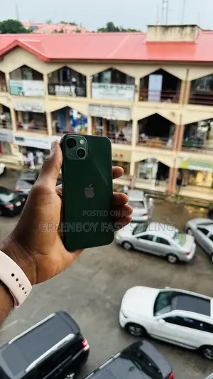 Apple iPhone 13 128 GB Green
