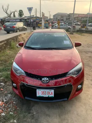 Toyota Corolla 2014 Red