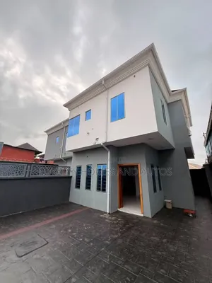 3bdrm Duplex in Pen Cinema for sale
