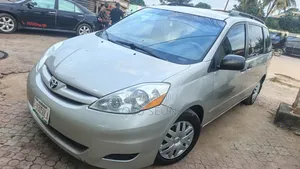 Toyota Sienna 2007 Silver