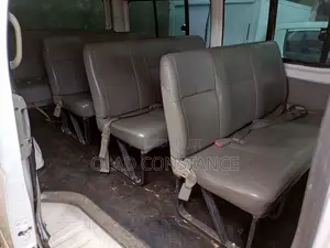 Toyota HiAce 1999 White