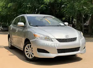 Toyota Matrix S Hatchback AWD (2.4L 4cyl 4A) 2009 Silver