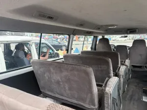 Nissan Caravan (Urvan) 2017 White