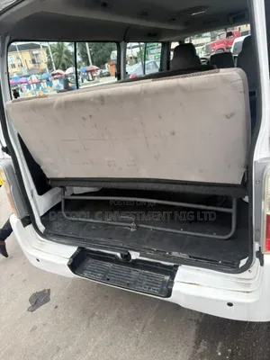 Nissan Caravan (Urvan) 2017 White