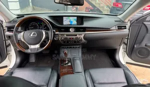 Lexus ES 2015 White