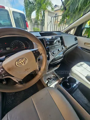 Toyota Sienna XLE 8 Passenger 2012 Silver