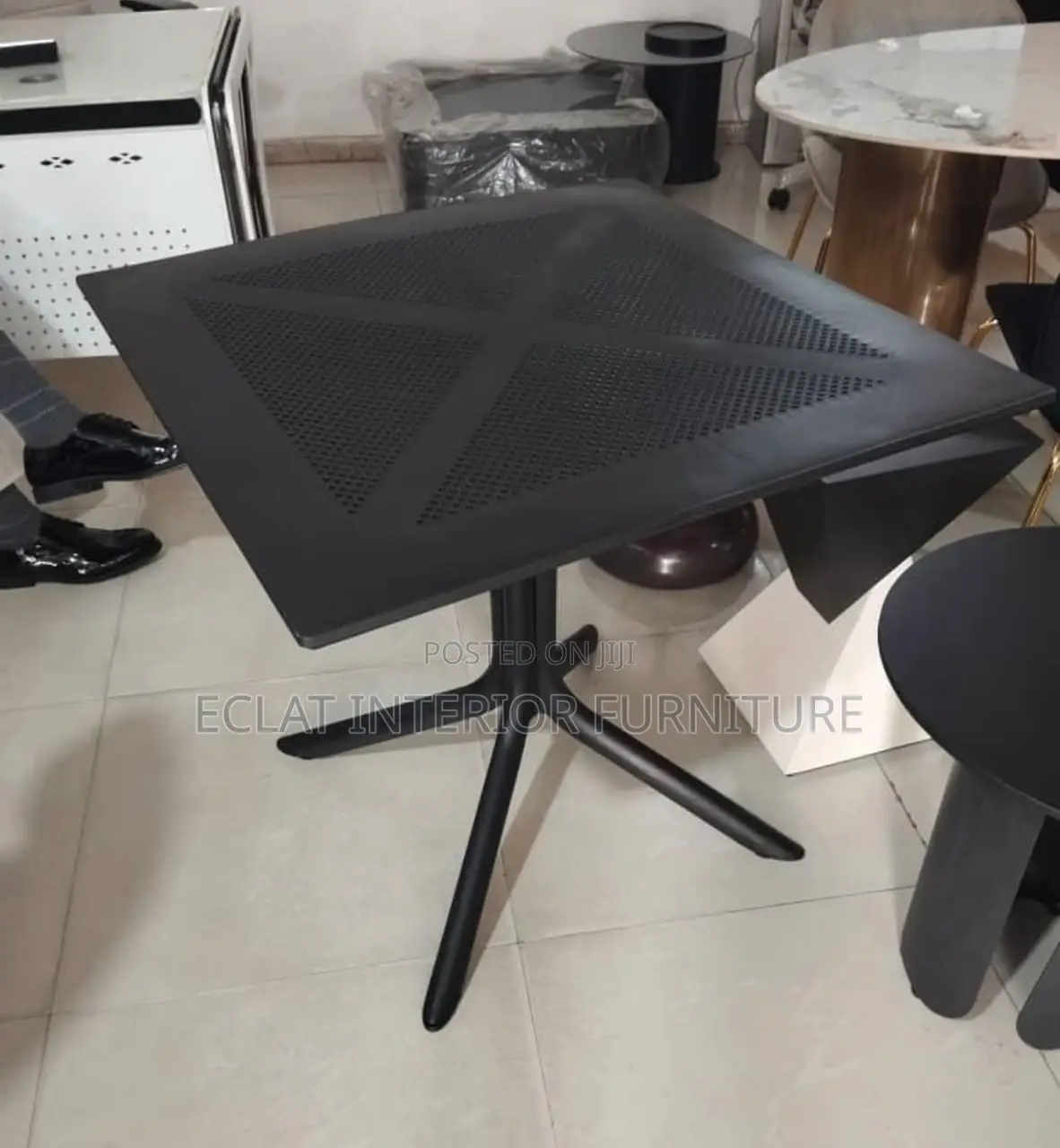 High Quality Restaurant/Bar Table