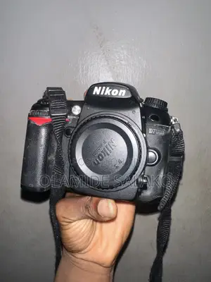 Nikon With 18-105mm and Prime Lens