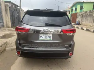 Toyota Highlander 2018 Gray