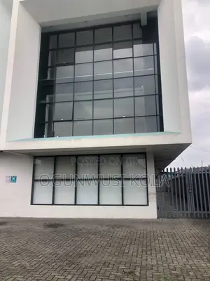 Massive Building on 3 Floors