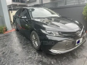 Toyota Camry XLE FWD 2020 Black