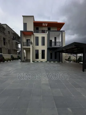 Furnished 5bdrm Duplex in Apo Resettlement for sale