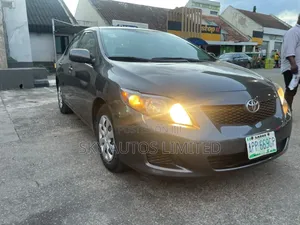 Toyota Corolla LE 4dr Sedan (1.8L 4cyl 4A) 2010 Gray