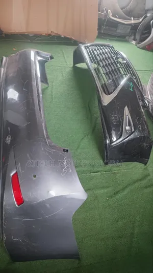 Complete Front and Back Bumper Es350 2016/2018