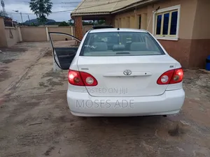Toyota Corolla 2006 White