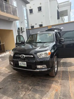 Toyota 4-Runner Limited 4WD 2011 Black