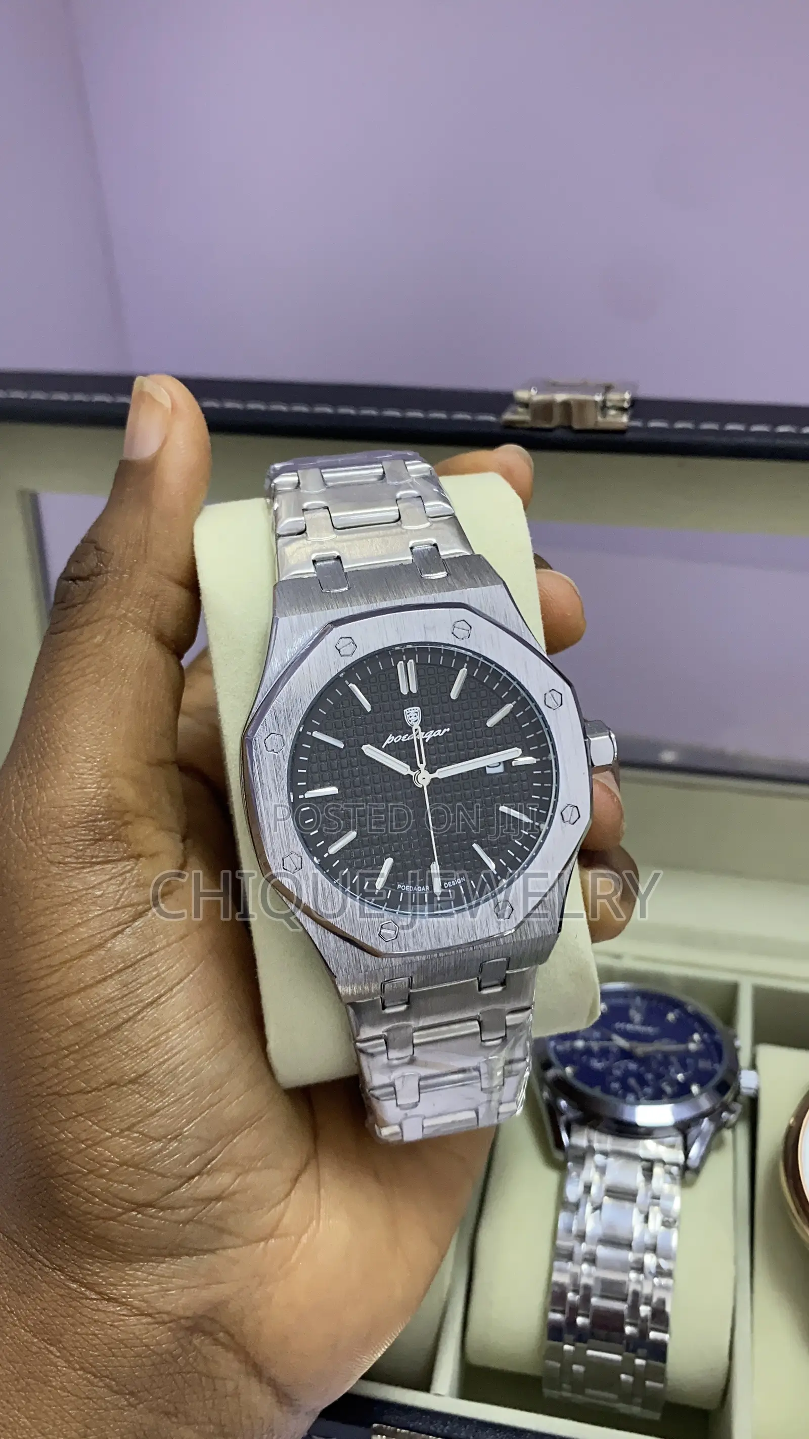 Poedagar Watch