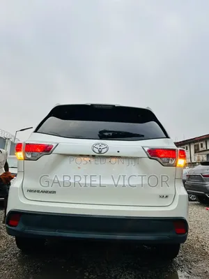 Toyota Highlander XLE 4dr SUV AWD (3.5L 6cyl 6A) 2015 White