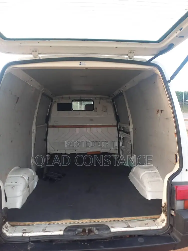 Volkswagen Transporter 2003 White