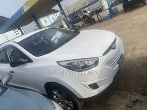 Hyundai Tucson SE AWD 2015 White