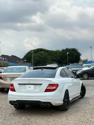 Mercedes-Benz C300 Sport 4Matic Sedan AWD (3.5L 6cyl 7A) 2014 White